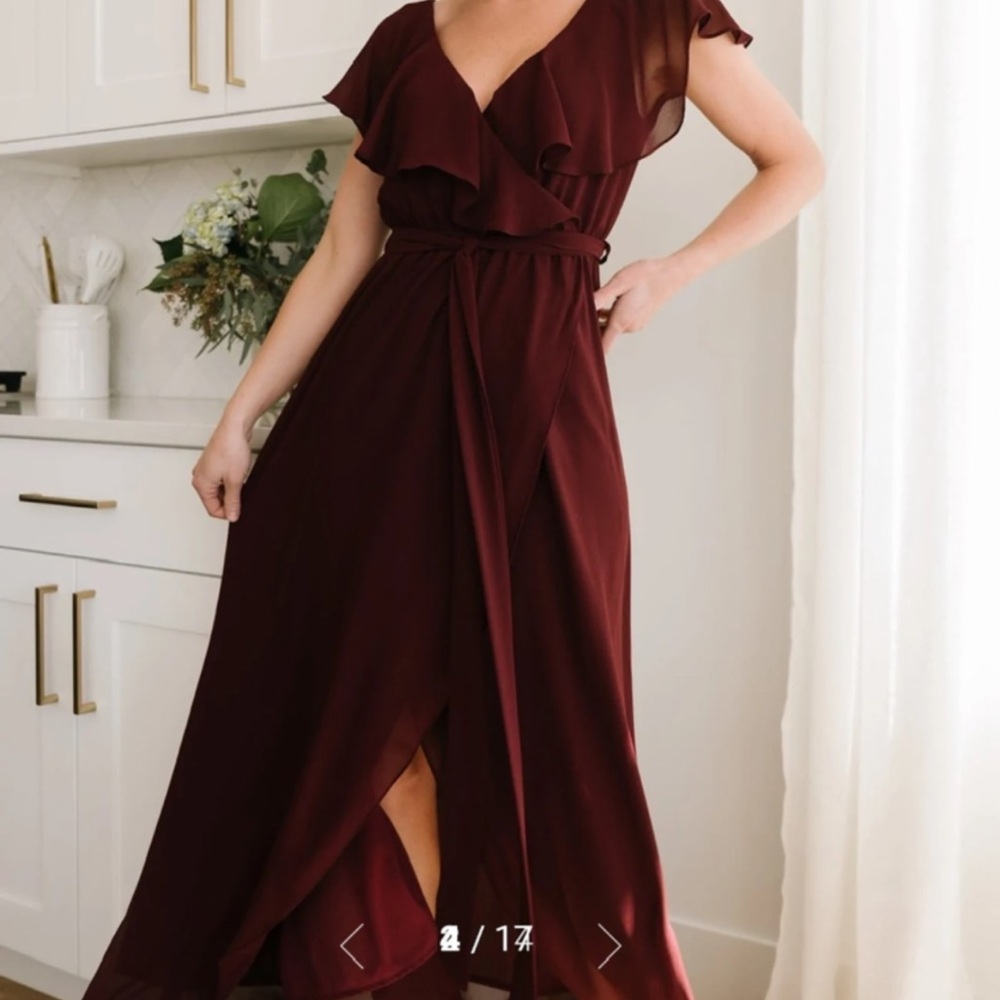 Elegant Burgundy Maxi Dress